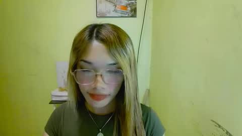 ohmyalessandraxcx online show from December 2025 03:19:02 PM