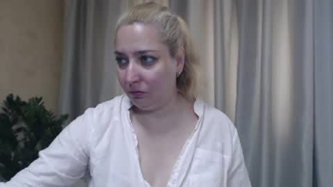 Snapshot of ohsweetiren chatting on June 2026 06:16:02 AM Iren online show from June 2026 06:16:02 AM