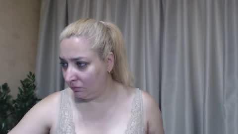 Snapshot of ohsweetiren chatting on July 2026 05:34:01 AM Iren online show from July 2026 05:34:01 AM