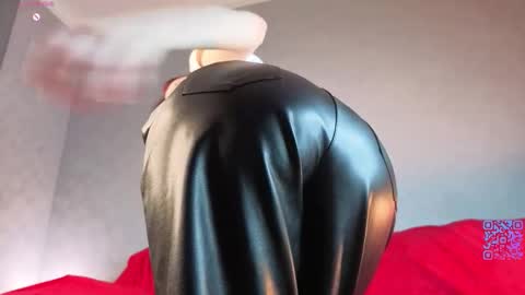 Yumi online show from March 2026 06:57:01 PM