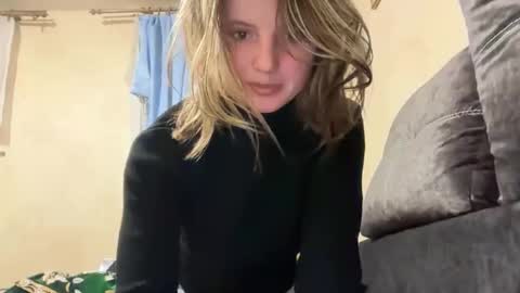 Oktavia7777 online show from March 2026 07:28:02 PM