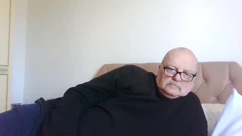 Snapshot of old_fkrr_ chatting on April 2026 09:08:01 AM old_fkrr_ online show from April 2026 09:08:01 AM
