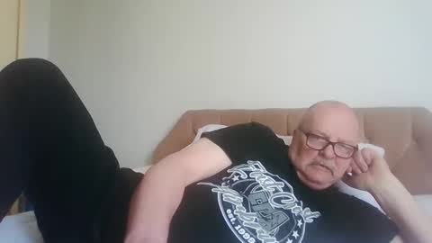 Snapshot of old_fkrr_ chatting on April 2026 10:50:02 AM old_fkrr_ online show from April 2026 10:50:02 AM
