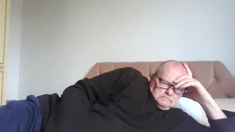Snapshot of old_fkrr_ chatting on April 2026 08:41:01 AM old_fkrr_ online show from April 2026 08:41:01 AM