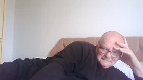 Snapshot of old_fkrr_ chatting on May 2026 11:05:01 AM old_fkrr_ online show from May 2026 11:05:01 AM
