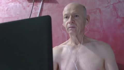 Snapshot of oldbuthorny62 chatting on April 2026 12:22:02 AM oldbuthorny62 online show from April 2026 12:22:02 AM