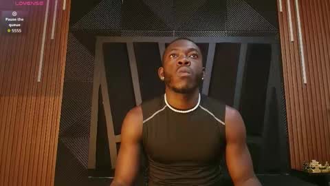 OLIVER LAURENT online show from April 2026 11:18:02 PM