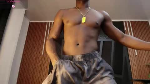 OLIVER LAURENT online show from April 2026 11:28:01 PM