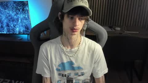 oliverrgroove online show from April 2026 07:26:02 PM