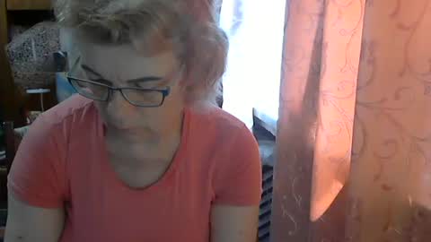 Olivia Mia online show from May 2026 10:55:01 AM