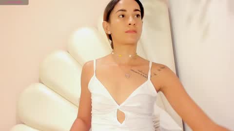 Olivia online show from February 2025 12:32:02 AM