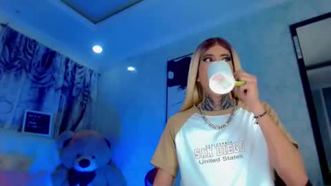 oliviahot01 online show from July 2026 01:19:01 AM