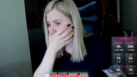 Snapshot of oliviamunk chatting on June 2026 04:28:01 AM . online show from June 2026 04:28:01 AM