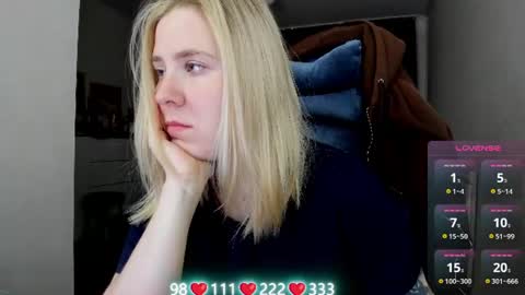 Snapshot of oliviamunk chatting on June 2026 03:55:01 AM . online show from June 2026 03:55:01 AM