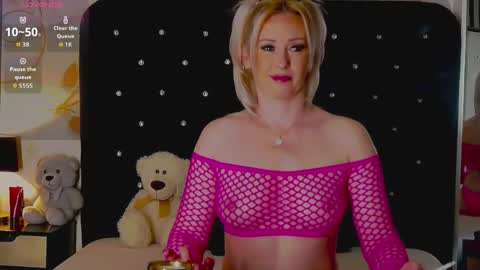 Olivia online show from April 2026 09:26:02 PM