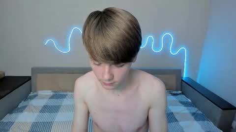 Snapshot of olvr_zoolander chatting on February 2026 10:23:02 AM Oliver and Mira online show from February 2026 10:23:02 AM