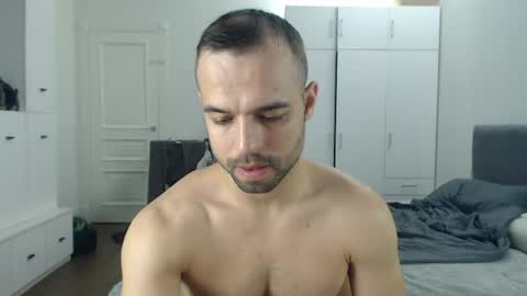 Snapshot of onebestlover chatting on June 2026 07:58:01 AM onebestlover online show from June 2026 07:58:01 AM