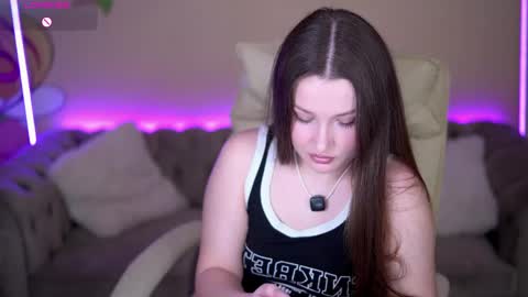 L A Y A online show from April 2026 06:11:01 AM