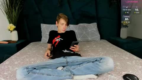 Erick  online show from September 2025 06:57:02 AM