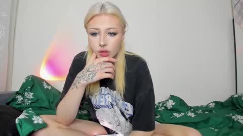 Snapshot of only_iva21 chatting on November 2025 01:57:02 PM Iva online show from November 2025 01:57:02 PM