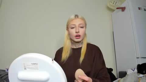 Snapshot of only_iva21 chatting on November 2025 04:01:02 PM Iva online show from November 2025 04:01:02 PM