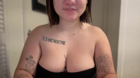 Miss Girly online show from March 2026 10:48:01 AM