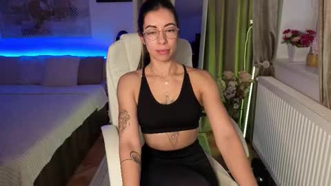 Eve Voss online show from November 2025 09:31:01 AM