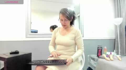 Snapshot of oriana_jhonson chatting on June 2026 12:42:01 AM Oriana online show from June 2026 12:42:01 AM