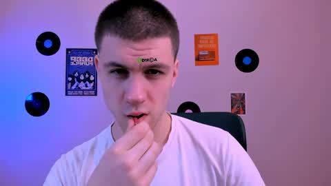 oscar_rage online show from May 2026 08:42:02 AM