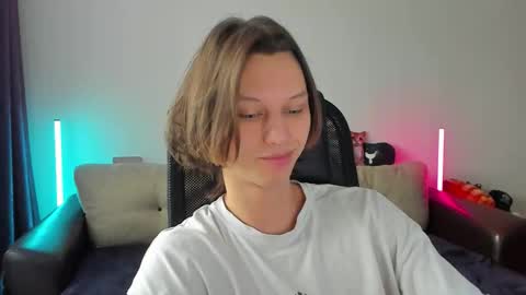 Ostin online show from March 2026 03:54:01 AM