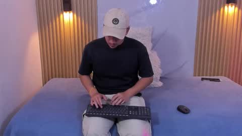 Otto Andrew online show from March 2026 07:42:01 PM