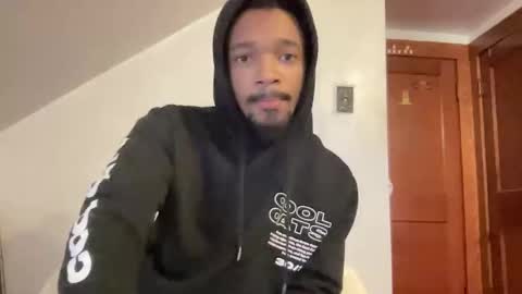 outofhisleague_ online show from November 2025 06:39:01 PM