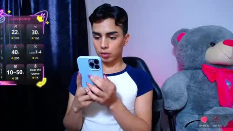 Owen  Independent model  online show from April 2026 04:25:01 PM