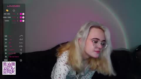 Snapshot of oxcysecret chatting on June 2026 06:13:02 AM Oxcy online show from June 2026 06:13:02 AM