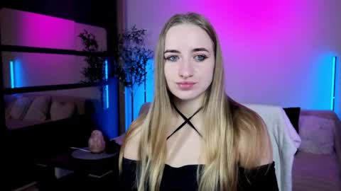 Oxy Foxie online show from June 2026 02:00:01 AM