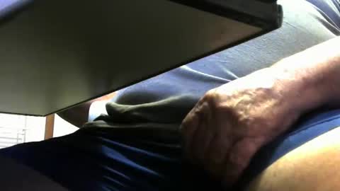 Snapshot of ozzienuts21153 chatting on February 2026 08:45:01 AM ozzienuts21153 online show from February 2026 08:45:01 AM