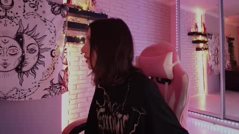 Alice online show from December 2024 06:10:01 PM