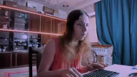 Snapshot of pa1e_pr1ncess chatting on June 2026 06:00:01 AM Ella online show from June 2026 06:00:01 AM