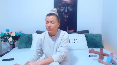 Snapshot of pamela_issy chatting on January 2025 06:56:01 AM PAMEL ISSY online show from January 2025 06:56:01 AM