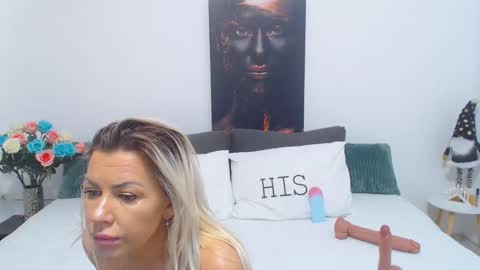 Snapshot of pamela_issy chatting on February 2025 09:40:02 AM PAMEL ISSY online show from February 2025 09:40:02 AM