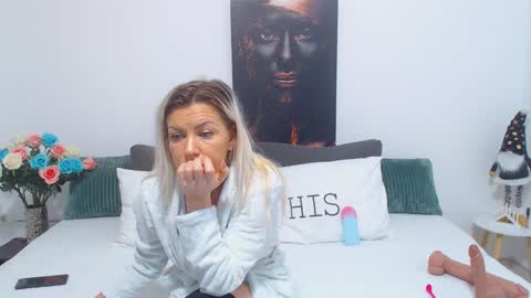 Snapshot of pamela_issy chatting on February 2025 01:08:02 PM PAMEL ISSY online show from February 2025 01:08:02 PM