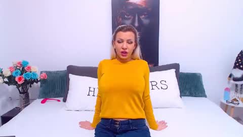 Snapshot of pamela_issy chatting on February 2025 01:08:02 PM PAMEL ISSY online show from February 2025 01:08:02 PM