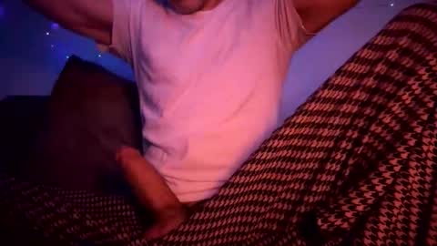 Snapshot of papaboner_foryourpleasure chatting on March 2026 05:44:01 AM PapaBoner online show from March 2026 05:44:01 AM