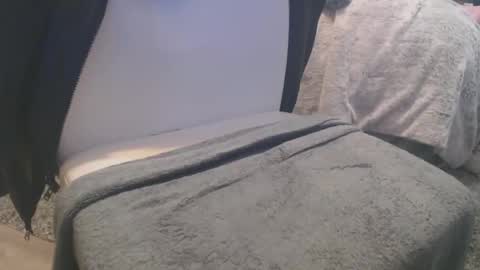 partyndwn online show from November 2025 07:00:02 AM