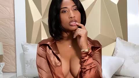 passionmacoll online show from November 2025 07:46:01 PM