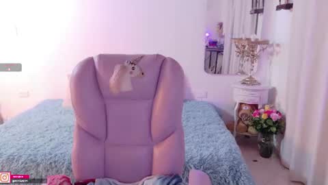 Sofa online show from July 2026 10:17:01 PM