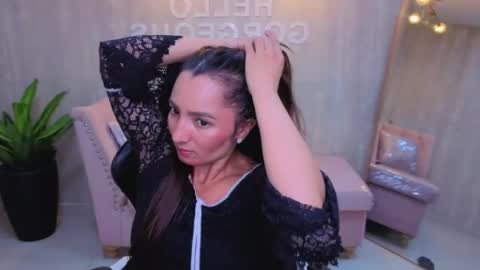 Snapshot of paulette37_a chatting on May 2026 07:53:02 PM Paulette online show from May 2026 07:53:02 PM