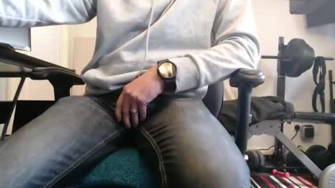 paulie120464 online show from October 2025 11:44:02 AM