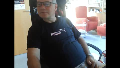 Pavlov aka Peter online show from November 2025 10:25:02 AM