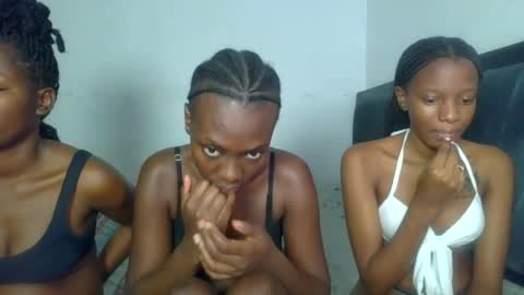 peach_ebonny online show from June 2026 06:56:01 PM
